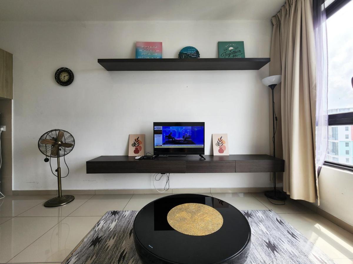 Lavender Suite # Shah Alam I-City Block B Homestay # 2R1B #Free Wifi & Parking Dış mekan fotoğraf
